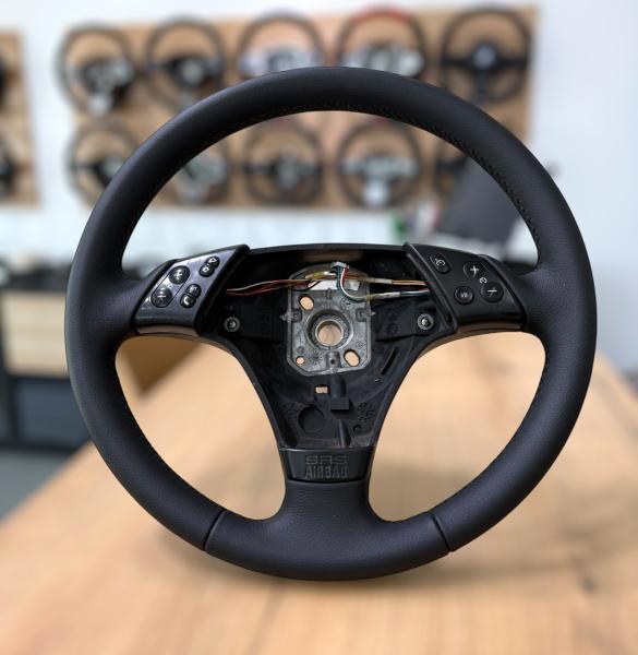 BMW E36 Lenkrad neu beziehen, BMW E46 Lenkrad Leder, E46 Alcantara Lenkrad, M-Technik Lenkrad beziehen, BMW Lenkrad neu Hannover, Lederlenkrad Reparatur, 3er BMW Lenkrad Aufbereitung